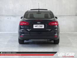 FORD - FOCUS - 2016/2017 - Preta - R$ 72.900,00