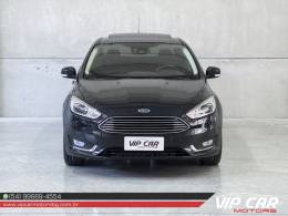 FORD - FOCUS - 2016/2017 - Preta - R$ 72.900,00