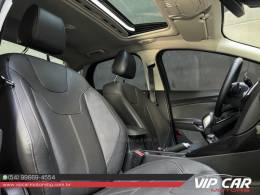FORD - FOCUS - 2016/2017 - Preta - R$ 72.900,00